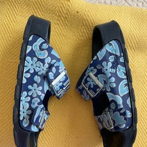 Birkenstock sandals blue size 7